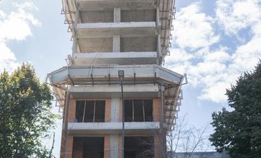 Departamento-venta 1 dormitorio-contrafrente-45  metros-Pozo -Avenida 7-La Plata