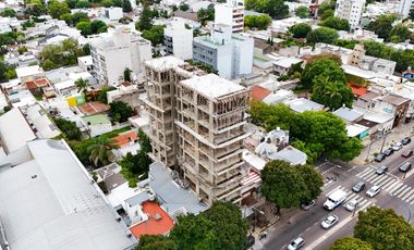 Departamento-venta 1 dormitorio-contrafrente-45  metros-Pozo -Avenida 7-La Plata