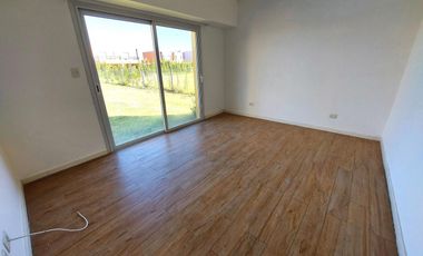3 DORMITORIOS, PLAYROOM y SERVICIO. LOTE INTERNO.
