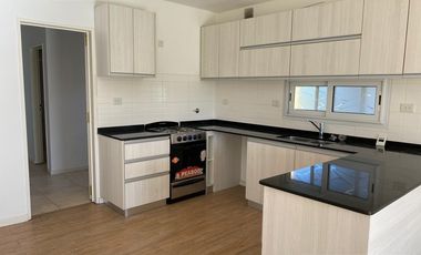 3 DORMITORIOS, PLAYROOM y SERVICIO. LOTE INTERNO.