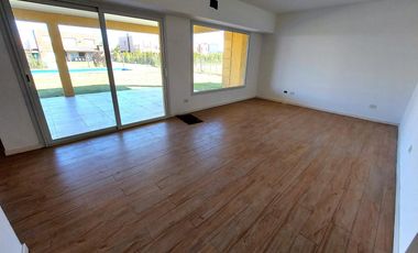 3 DORMITORIOS, PLAYROOM y SERVICIO. LOTE INTERNO.