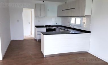 3 DORMITORIOS, PLAYROOM y SERVICIO. LOTE INTERNO.