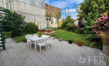 Venta casa de 4 ambientes con cochera y jardin en Ezpeleta
