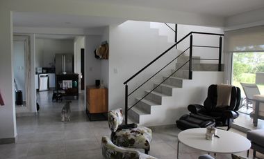Venta casa 3 dormitorios en Country Nautico Isla Santa Monica, Delta