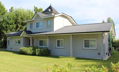Venta casa 3 dormitorios en Country Nautico Isla Santa Monica, Delta