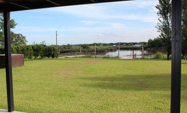 Venta casa 3 dormitorios en Country Nautico Isla Santa Monica, Delta