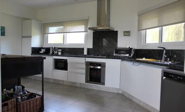 Venta casa 3 dormitorios en Country Nautico Isla Santa Monica, Delta