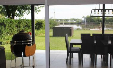 Venta casa 3 dormitorios en Country Nautico Isla Santa Monica, Delta
