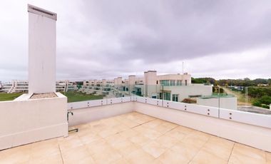 Departamento Penthouse  Frente al mar en venta en  Pinamar - Villa del Mar