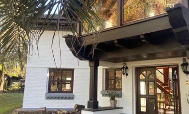 Casa en venta - 3 Dormitorios 3 Baños - Cochera - 2.000Mts2 - Escobar