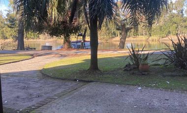 Casa en venta - 3 Dormitorios 3 Baños - Cochera - 2.000Mts2 - Escobar