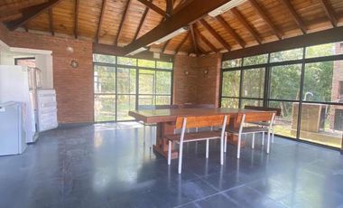 Casa en venta - 3 Dormitorios 3 Baños - Cochera - 2.000Mts2 - Escobar