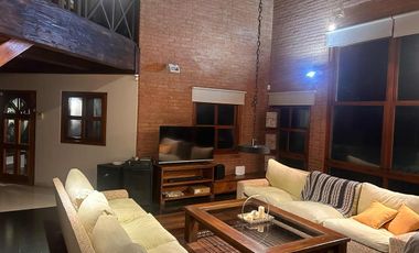 Casa en venta - 3 Dormitorios 3 Baños - Cochera - 2.000Mts2 - Escobar