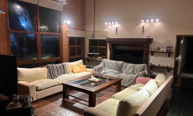 Casa en venta - 3 Dormitorios 3 Baños - Cochera - 2.000Mts2 - Escobar