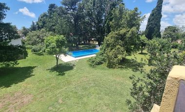 Fracción de 8800 metros sobre Av. Hipolito Yrigoyen, zona Cruce Varela