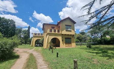 Fracción de 8800 metros sobre Av. Hipolito Yrigoyen, zona Cruce Varela