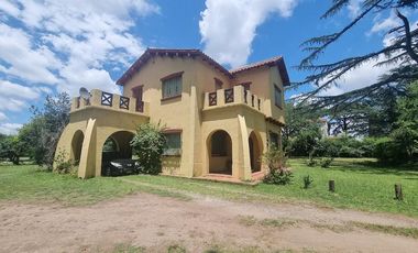 Fracción de 8800 metros sobre Av. Hipolito Yrigoyen, zona Cruce Varela