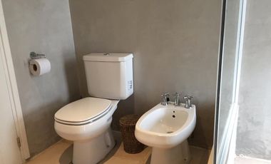Venta Casa 5 Ambientes con Piscina en Costa Esmeralda.