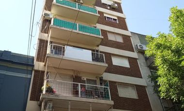 Departamento en La Boca con Patio
