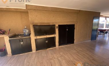 VENTA CASA DE CALIDAD 2 DORMITORIOS CON PILETA EN PUNTA CHACRA