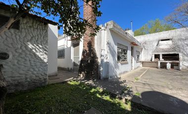 Casa de 3 ambientes , Garage ,Parrilla y  Fondo - San Vicente
