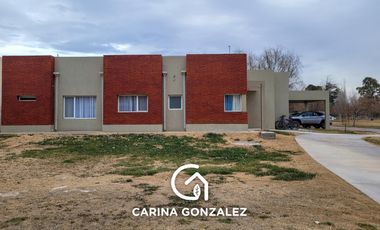 Casa en barrio privado los olivos Centenario 3 Dormitorios