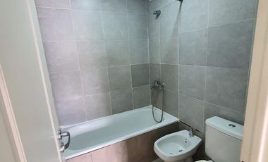 Departamento de 2 ambientes con cochera descubierta en Gerli