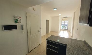 Departamento de 2 ambientes con cochera descubierta en Gerli