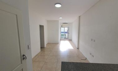 Departamento de 2 ambientes con cochera descubierta en Gerli