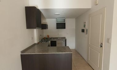 Departamento de 2 ambientes con cochera descubierta en Gerli