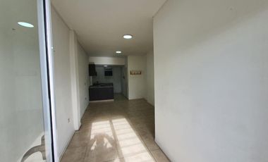 Departamento de 2 ambientes con cochera descubierta en Gerli