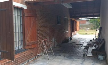 Casa y terreno en venta - 3 dormitorios 2 baños  - 800mts2 - San Bernardo Del Tuyu
