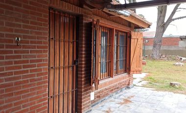 Casa y terreno en venta - 3 dormitorios 2 baños  - 800mts2 - San Bernardo Del Tuyu