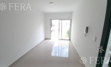 Venta de Departamento 2 ambientes con patio en Wilde (30409)