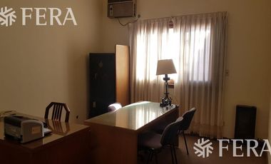 Venta de PH 5 ambientes apto profesional con local en Wilde