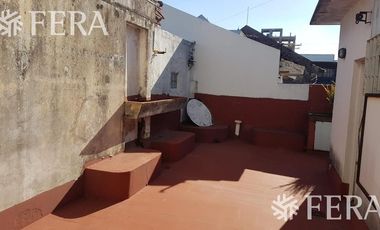 Venta de PH 5 ambientes apto profesional con local en Wilde