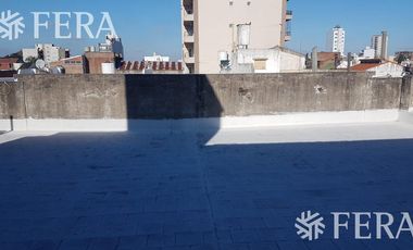 Venta de PH 5 ambientes apto profesional con local en Wilde