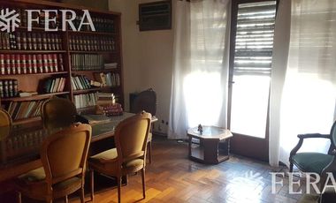Venta de PH 5 ambientes apto profesional con local en Wilde