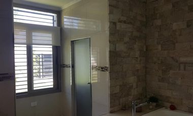 Casa en venta - 4 Dormitorios 3 Baños - 2.100Mts2 - Arana