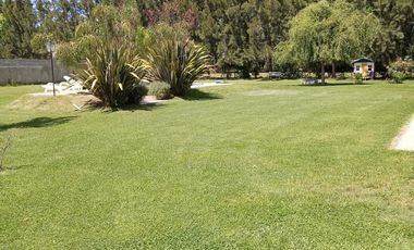Casa en venta - 4 Dormitorios 3 Baños - 2.100Mts2 - Arana