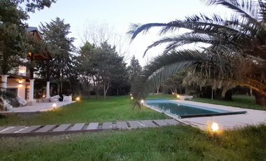 Imponente Chalet de 9 amb sobre Lote de 2.000 m2!