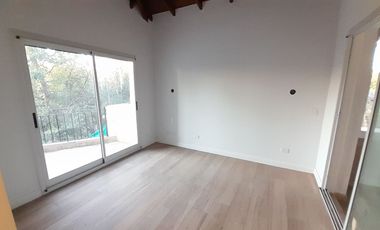 Imponente Chalet de 9 amb sobre Lote de 2.000 m2!