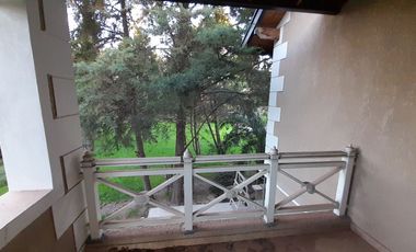 Imponente Chalet de 9 amb sobre Lote de 2.000 m2!