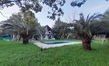 Imponente Chalet de 9 amb sobre Lote de 2.000 m2!
