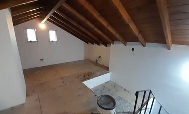 Imponente Chalet de 9 amb sobre Lote de 2.000 m2!
