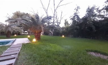 Imponente Chalet de 9 amb sobre Lote de 2.000 m2!