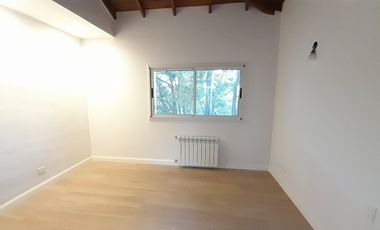 Imponente Chalet de 9 amb sobre Lote de 2.000 m2!