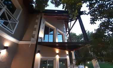 Imponente Chalet de 9 amb sobre Lote de 2.000 m2!
