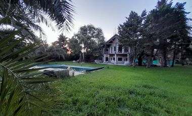 Imponente Chalet de 9 amb sobre Lote de 2.000 m2!