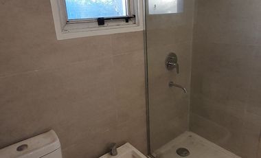 Imponente Chalet de 9 amb sobre Lote de 2.000 m2!